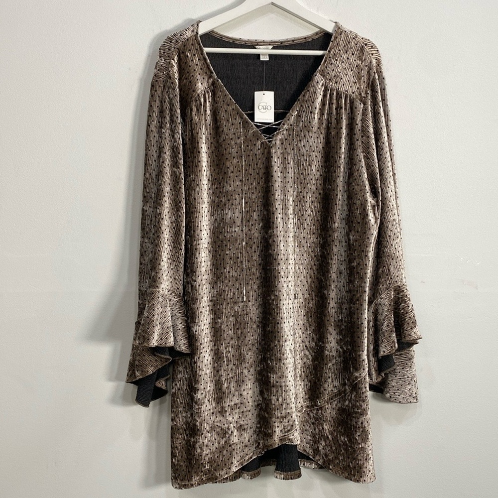 Velvet Polka Dot Top Flare Sleeves NWT 18/20W